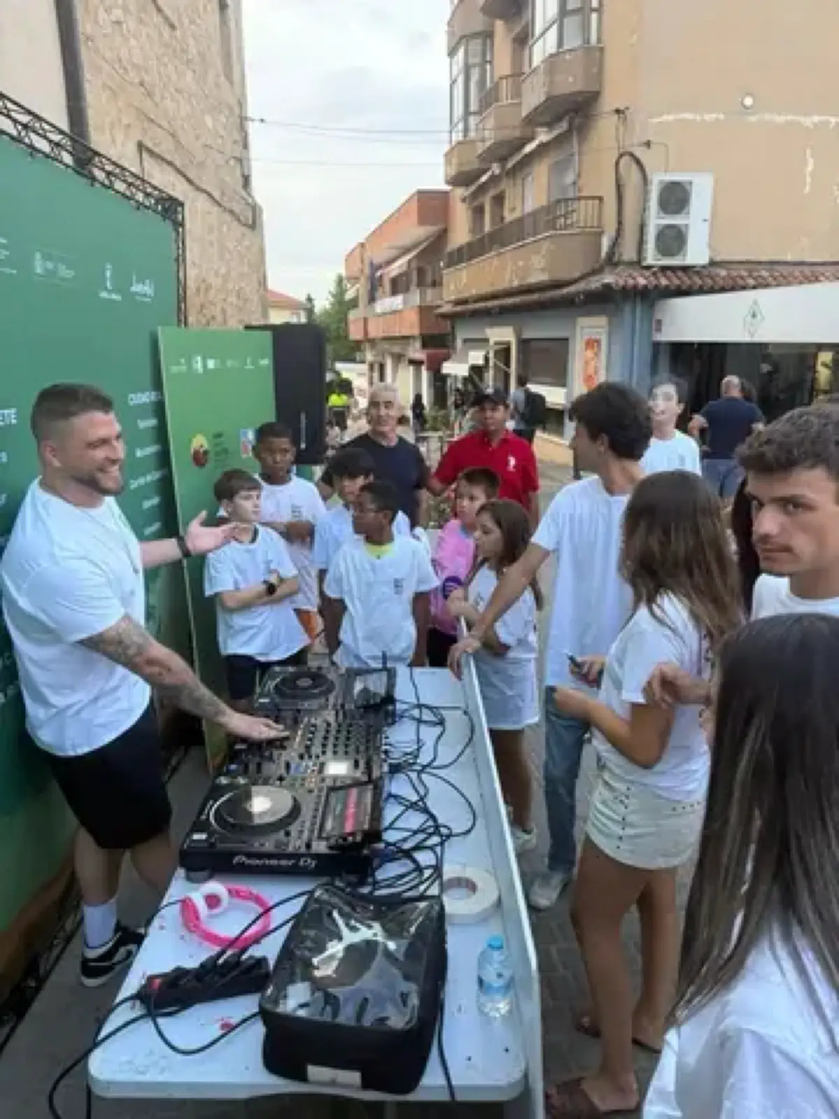 Jóvenes con Raíz provincial Sacedón sesión DJ 2
