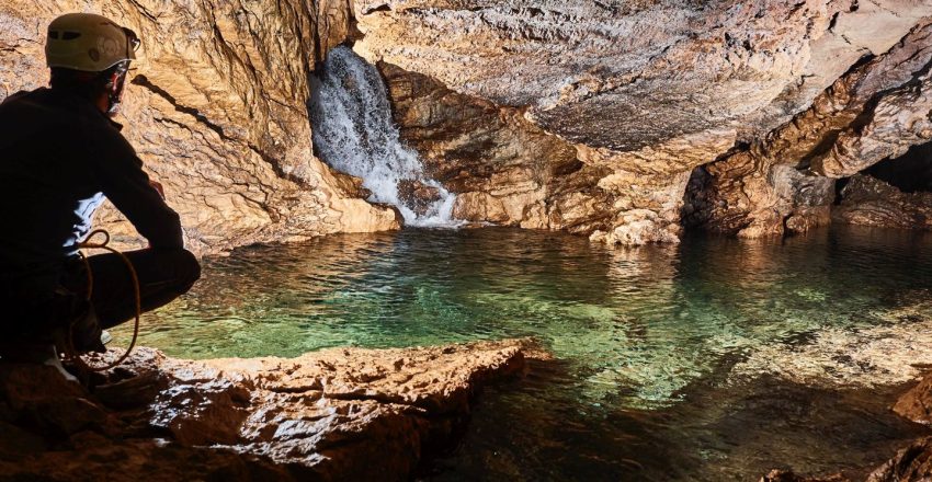 71._sierra_del_segura._turismo_activo._espeleologia_cueva_de_los_chorros._riopar