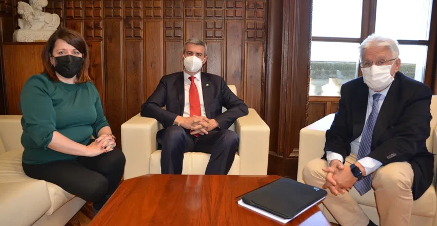 alvaro-gutierrez-reafirma-al-presidente-de-recamder-el-apoyo-de-su-gobierno-a-los-grupos-de-accion-local