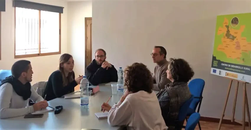 entreparques-presenta-su-estrategia-turistica-en-torno-a-los-volcanes-a-una-investigadora-que-trabaja-en-un-proyecto-para-crear-un-geoparque-en-italia