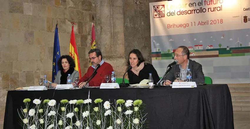 expertos-en-desarrollo-rural-defienden-reformas-radicales-para-que-los-pueblos-sean-mas-viables