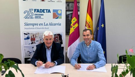 Firma convenio con Daniel Molina