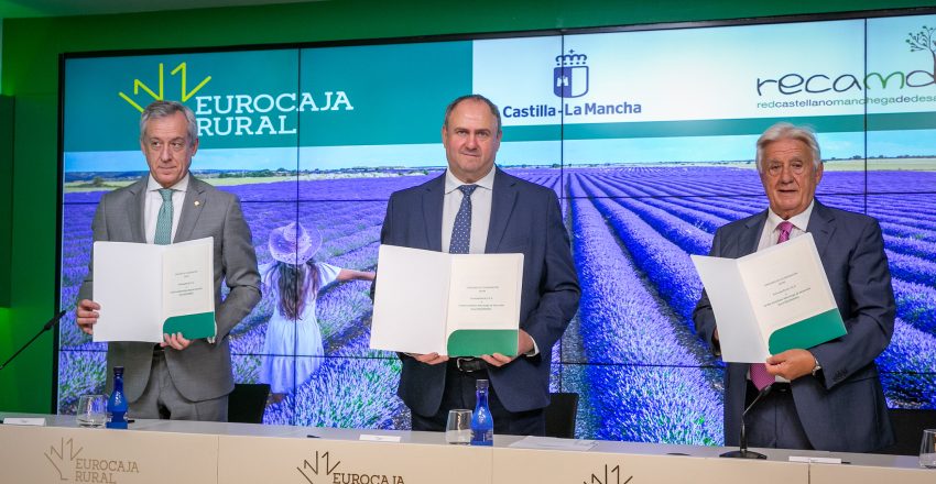 Firma convenio RECAMDER y Eurocaja