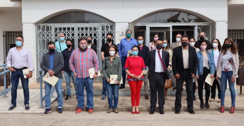 firma-de-contratos-para-inversiones-leader-en-adi-el-zancara