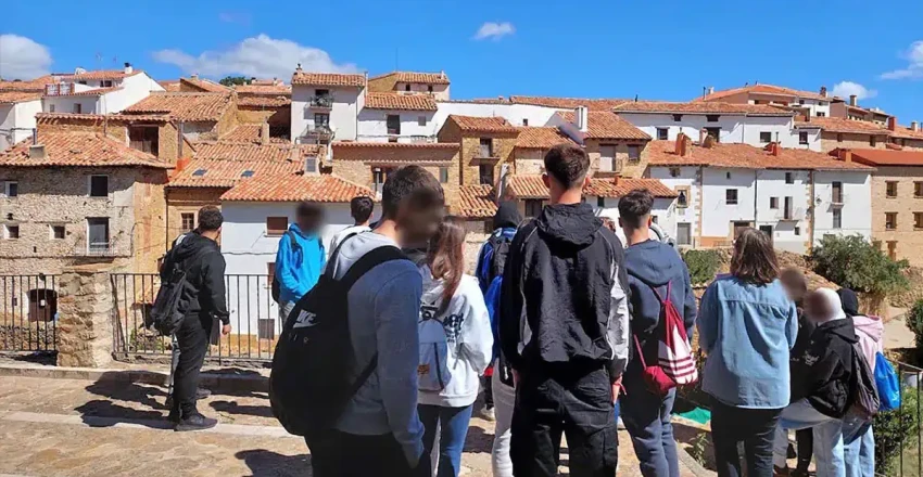 jovenes-embajadores-el-proyecto-que-une-a-estudiantes-del-geoparque-molinaalto-tajo-y-del-maestrazgo-para-descubrir-y-poner-en-valor-su-territorio