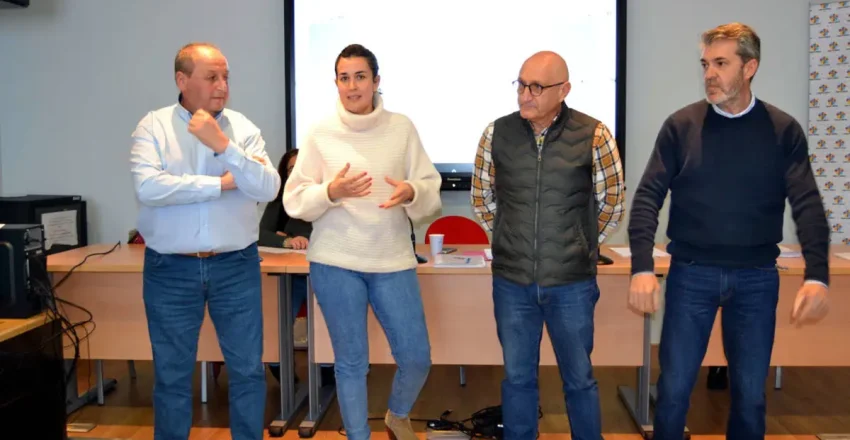 la-asamblea-de-la-ad-campo-de-calatrava-aprueba-por-unanimidad-incorporar-a-caracuel-corral-y-los-pozuelos-en-su-asociacion