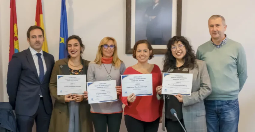 los-cuatro-proyectos-del-concurso-tierra-de-oportunidades-sierra-del-segura-recogen-su-premio