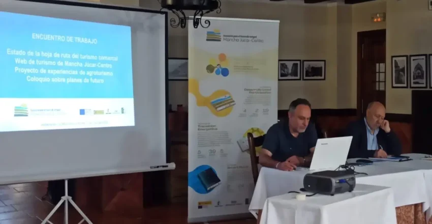 mancha-jucar-centro-expone-los-avances-en-turismo-comarcal-a-emprendedores-empresas-y-productores-agricolas