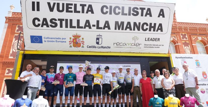 quinta etapa, foto ganadores y autoridades en Manzanares