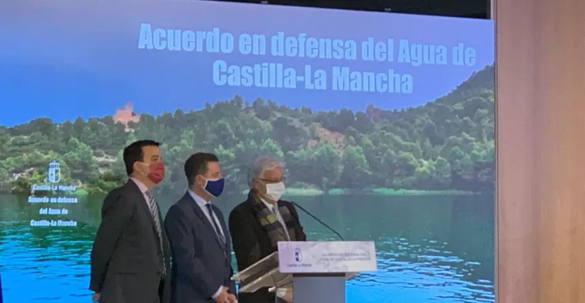 recamder-rubrica-el-historico-acuerdo-en-defensa-del-agua-de-castilla-la-mancha