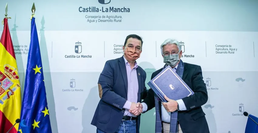 recamder-y-junta-de-comunidades-de-castilla-la-mancha-firman-un-convenio-para-instalar-hasta-100-cajeros-automaticos-en-municipios-pequenos