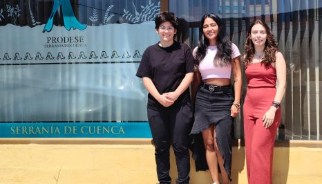 Universitarias de prácticas en PRODESE con Campus Rural